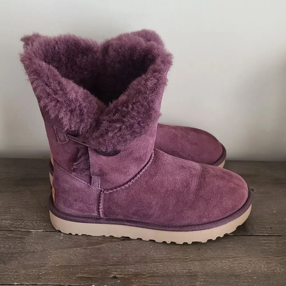 UGG Bailey Button II Shearling Boots Eggplant Purple 1016226 Size 6